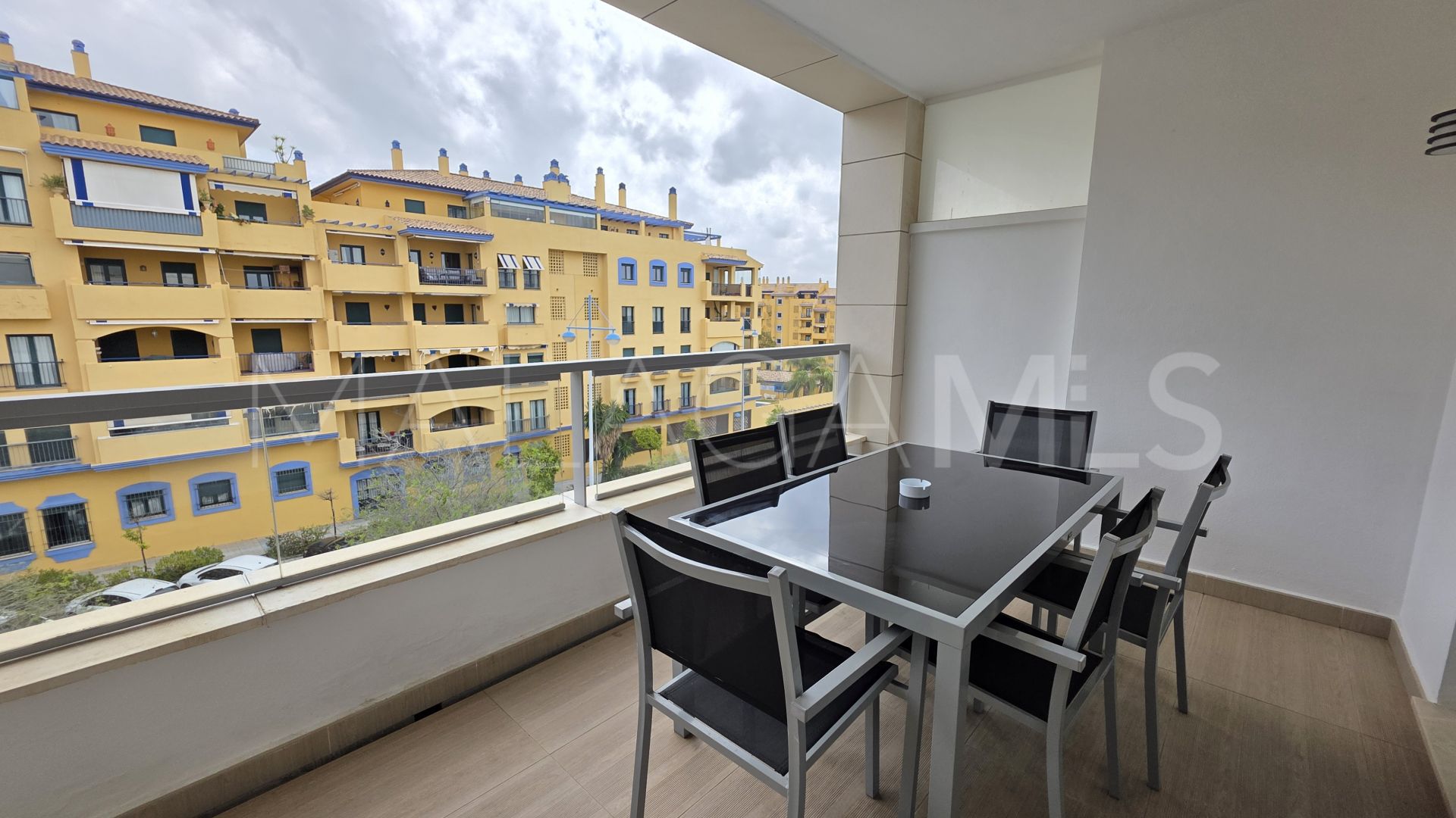 Duplex penthouse for sale in San Pedro Playa