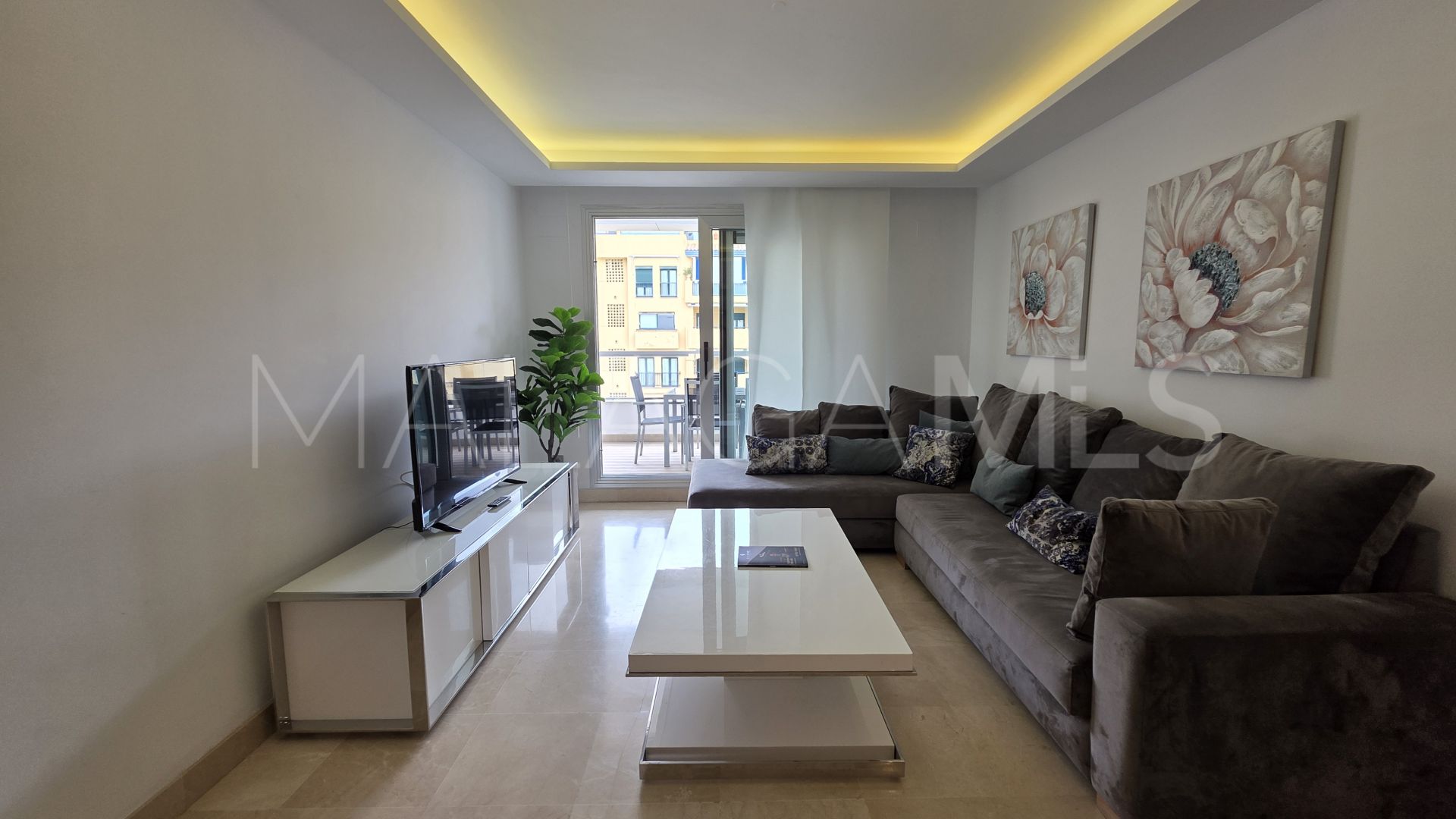 Duplex penthouse for sale in San Pedro Playa