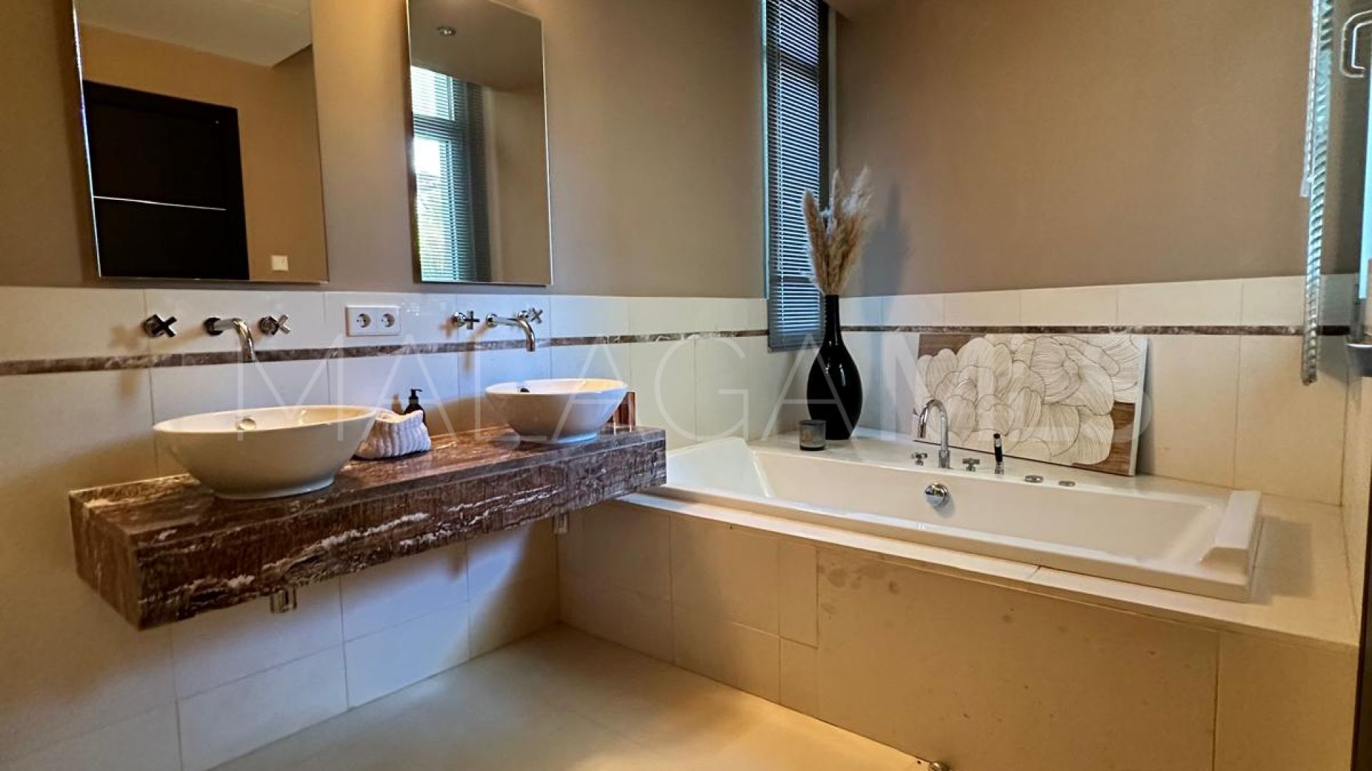 Maison jumelée for sale in Meisho Hills