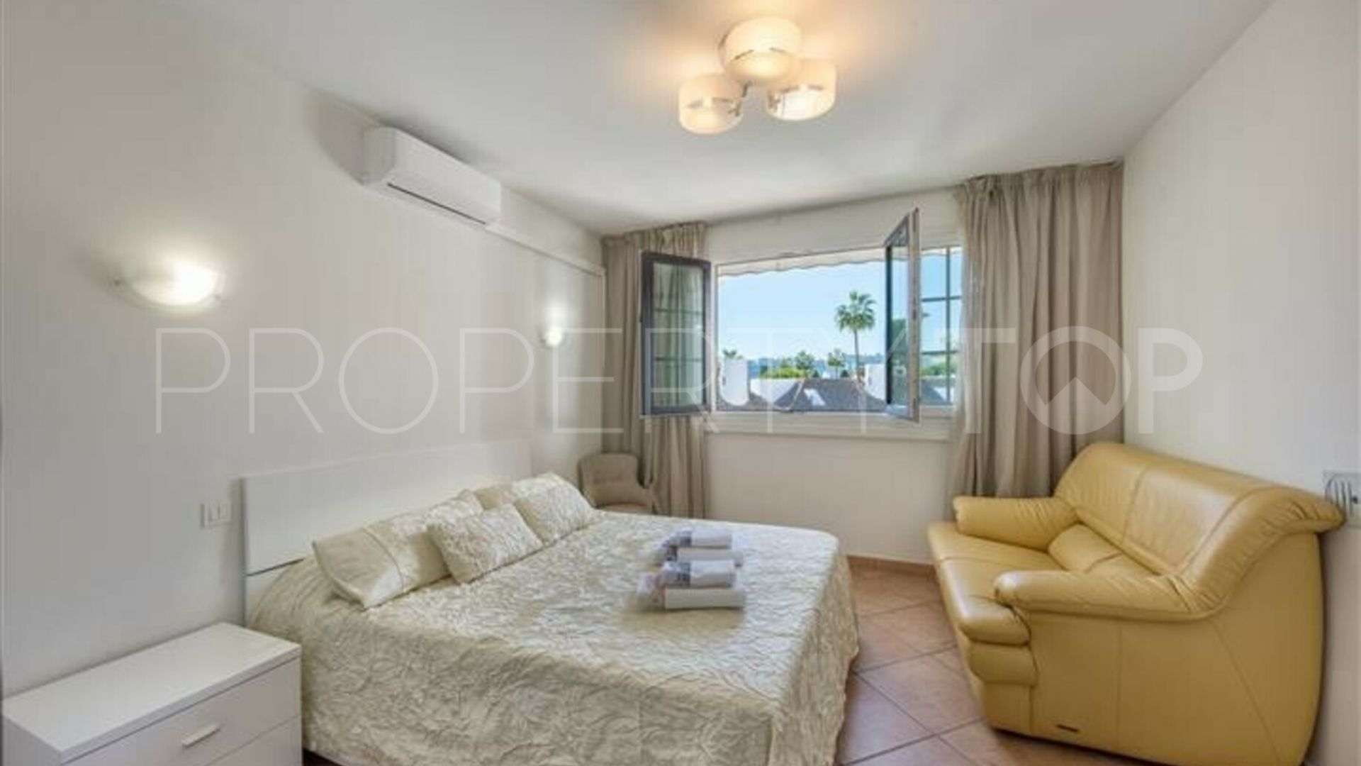 Apartamento a la venta en Villa Marina con 3 dormitorios