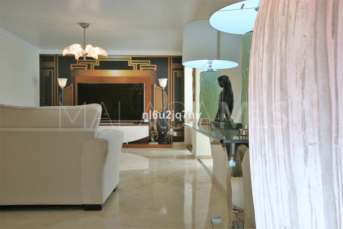 Duplex penthouse for sale in Guadalmina Alta