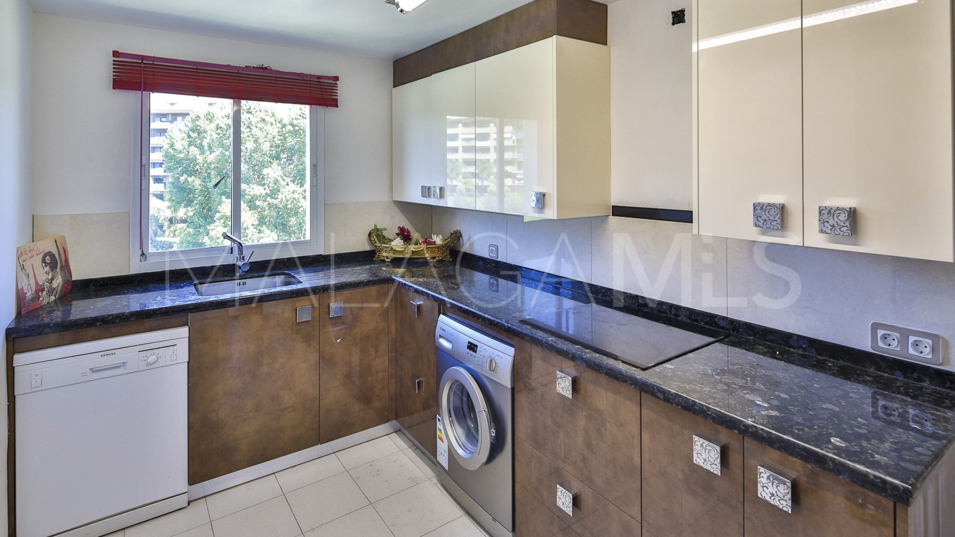 Duplex penthouse for sale in Guadalmina Alta