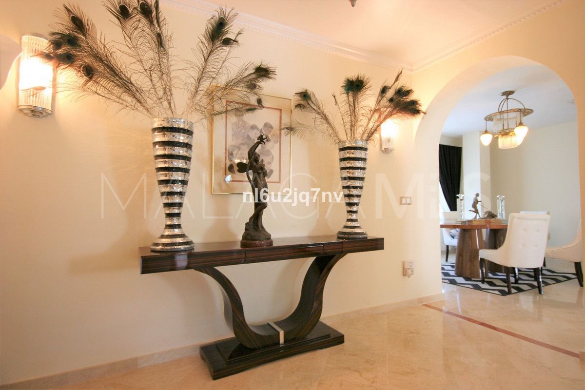 Duplex penthouse for sale in Guadalmina Alta