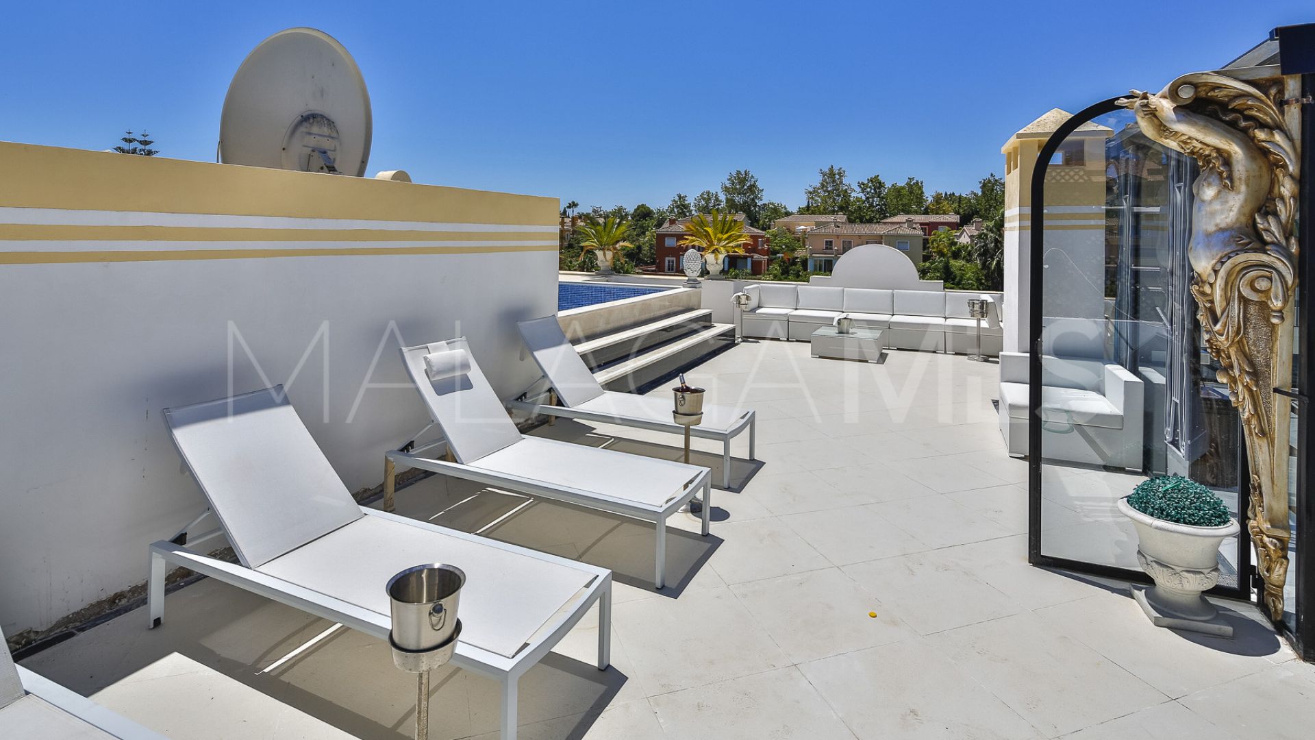 Duplex penthouse for sale in Guadalmina Alta