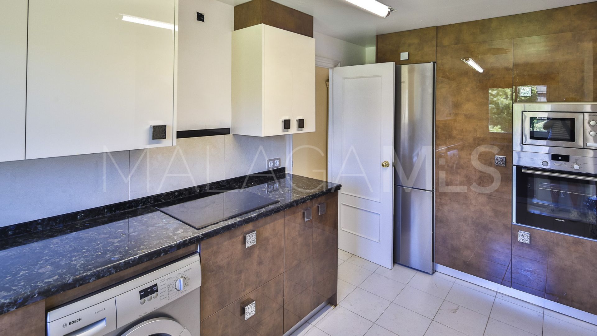 Duplex penthouse for sale in Guadalmina Alta