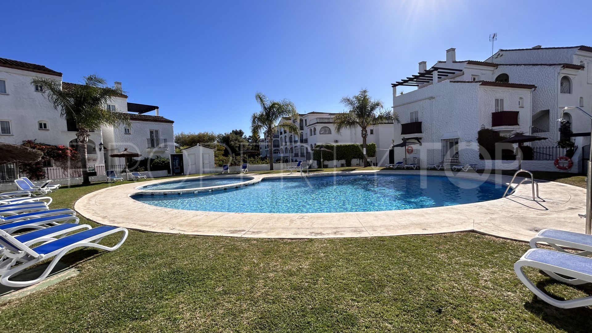 For sale town house in Paraiso Medio