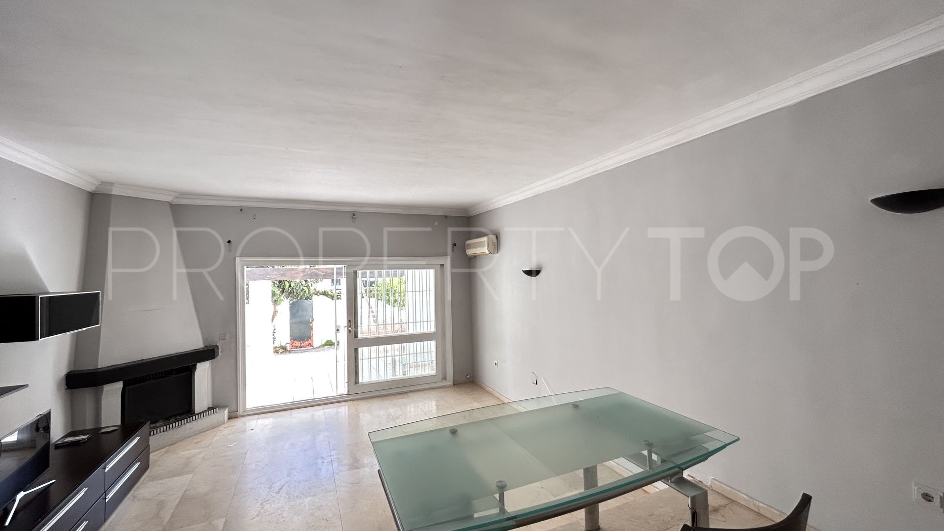 For sale town house in Paraiso Medio