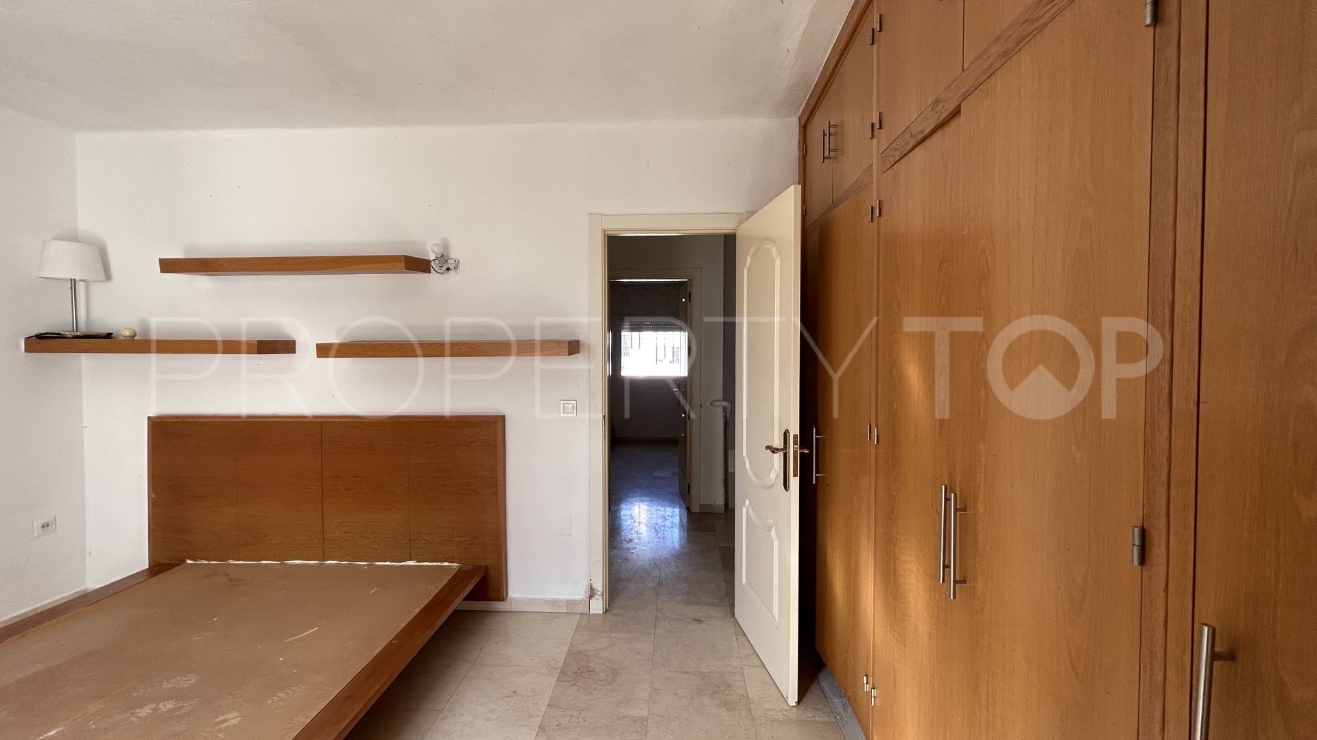 For sale town house in Paraiso Medio