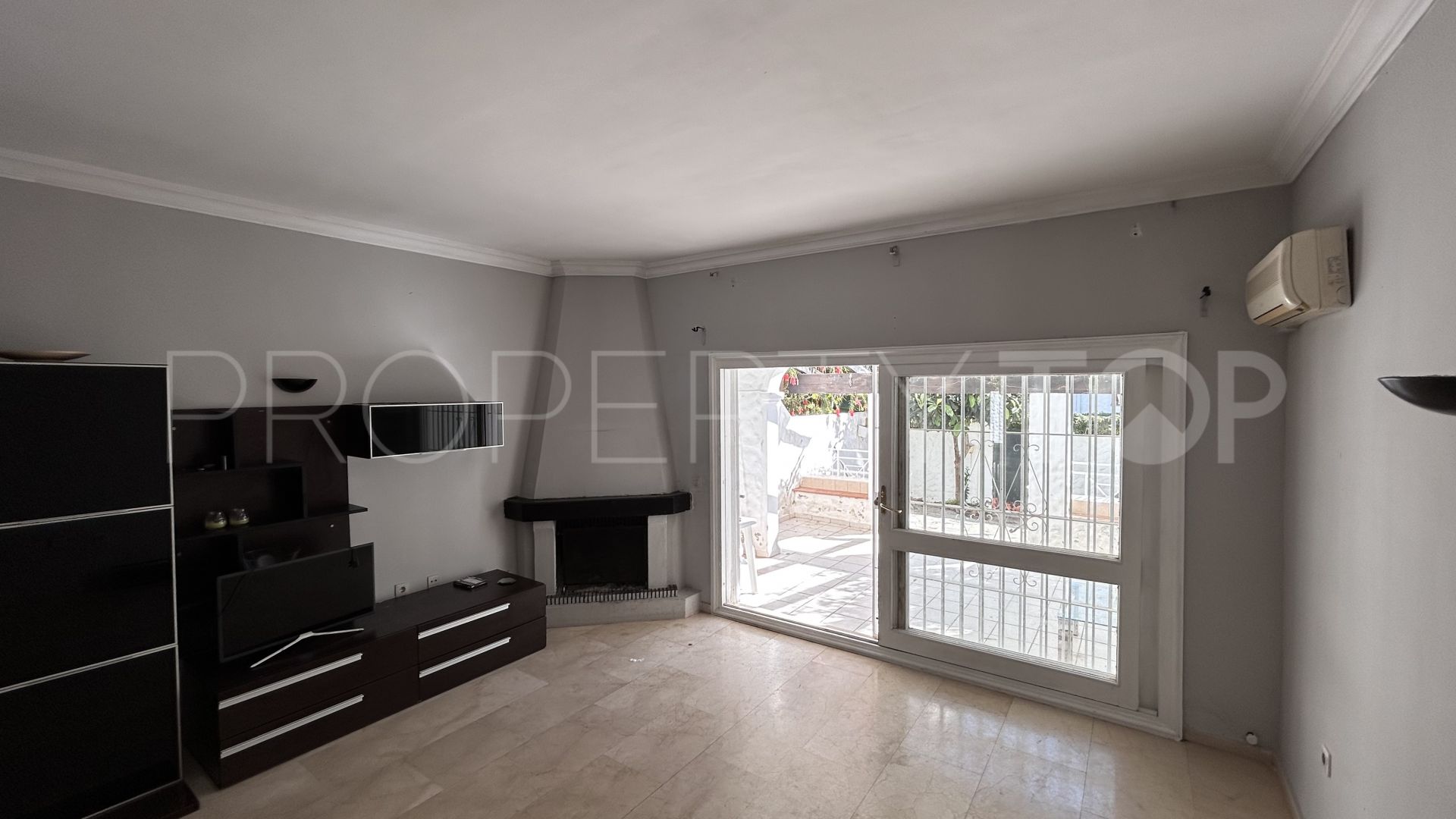 For sale town house in Paraiso Medio