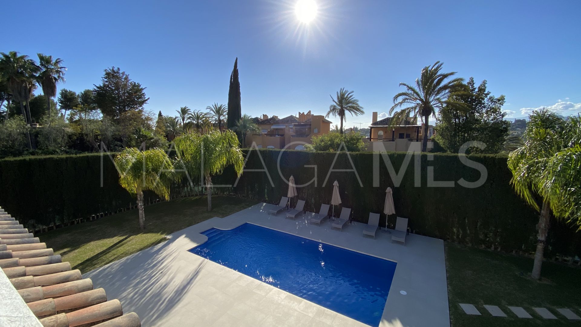 Villa for sale with 5 bedrooms in Nueva Andalucia