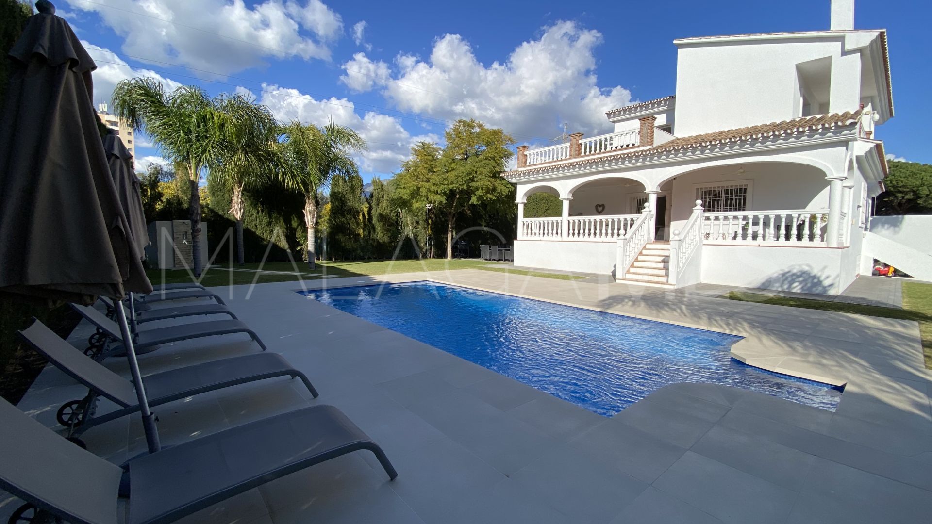 Villa for sale with 5 bedrooms in Nueva Andalucia