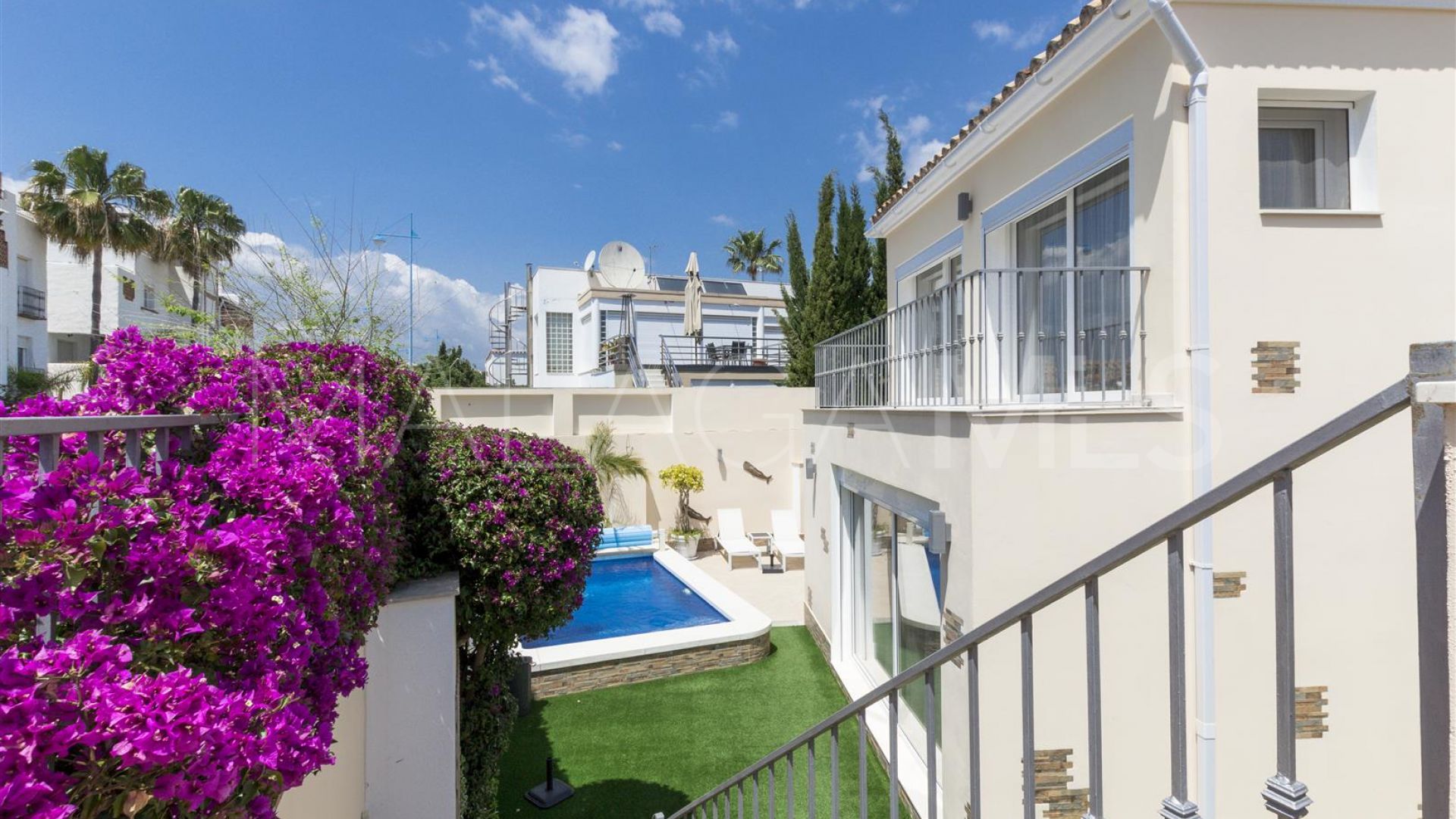 Villa for sale in Linda Vista Baja