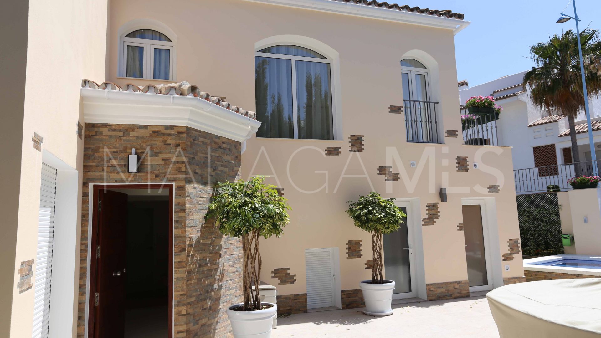 Villa for sale in Linda Vista Baja