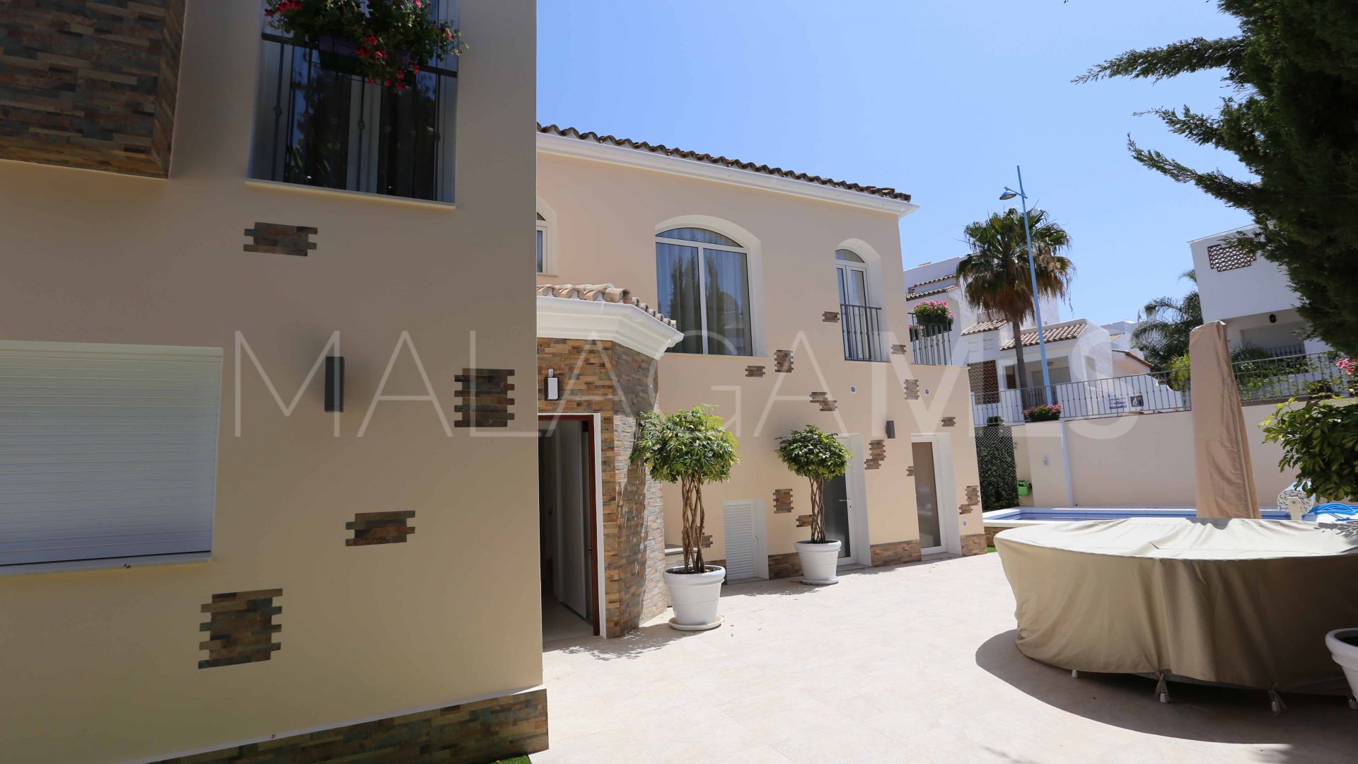 Villa for sale in Linda Vista Baja