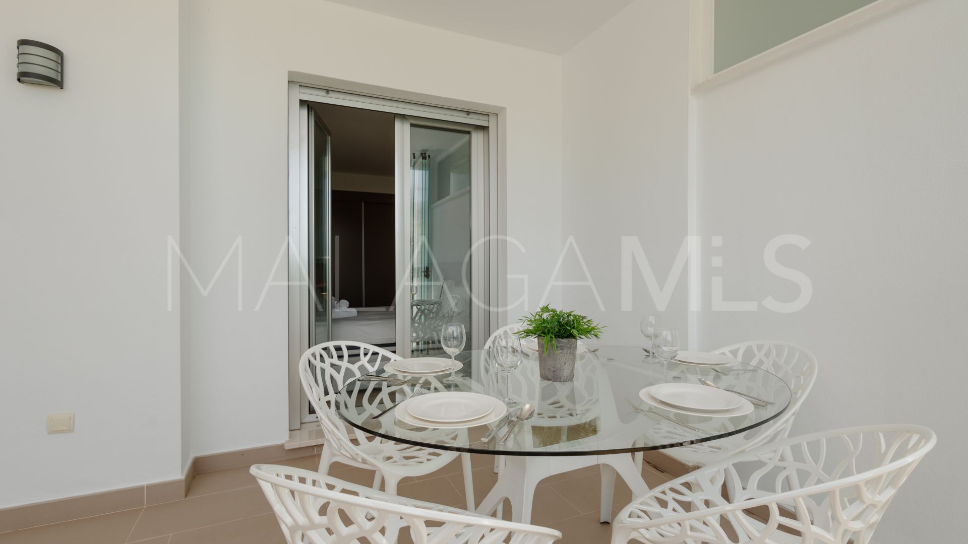 Ground floor apartment in La Mairena for sale