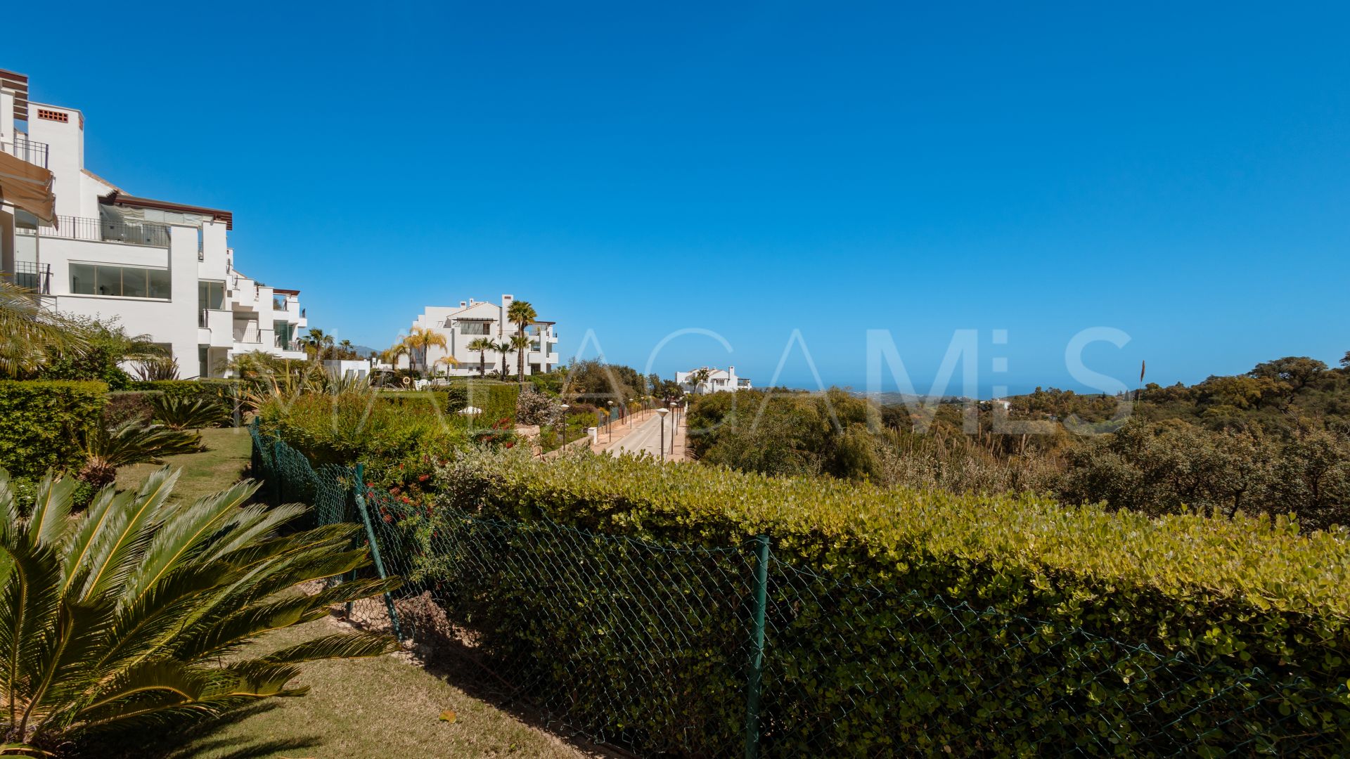 Ground floor apartment in La Mairena for sale