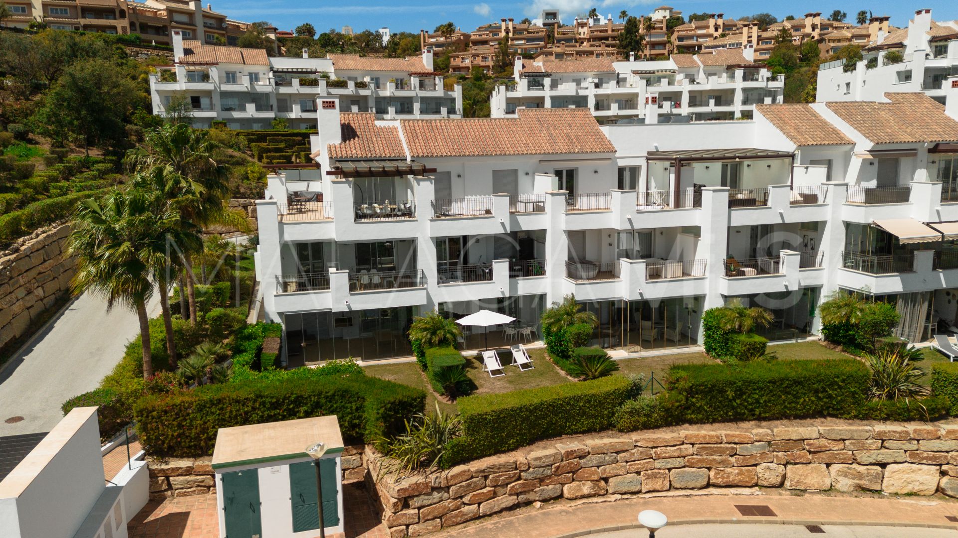 Ground floor apartment in La Mairena for sale