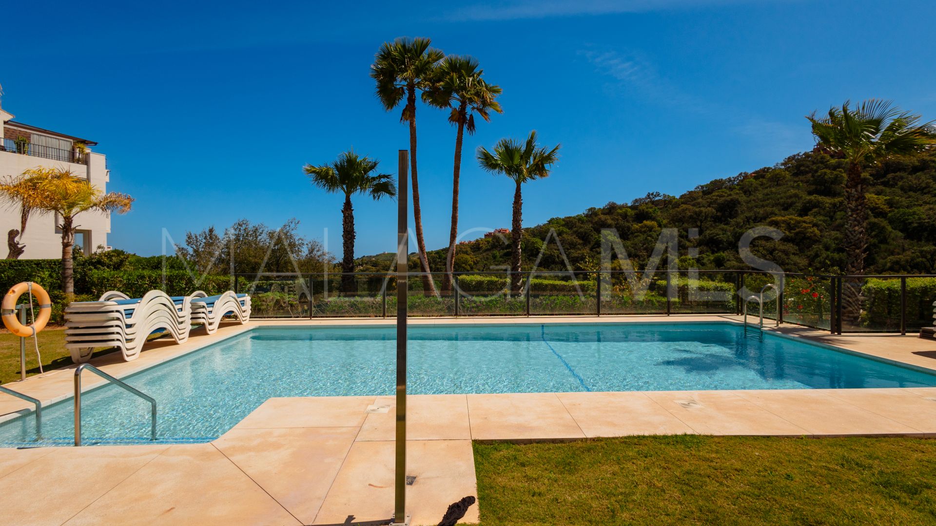 Ground floor apartment in La Mairena for sale