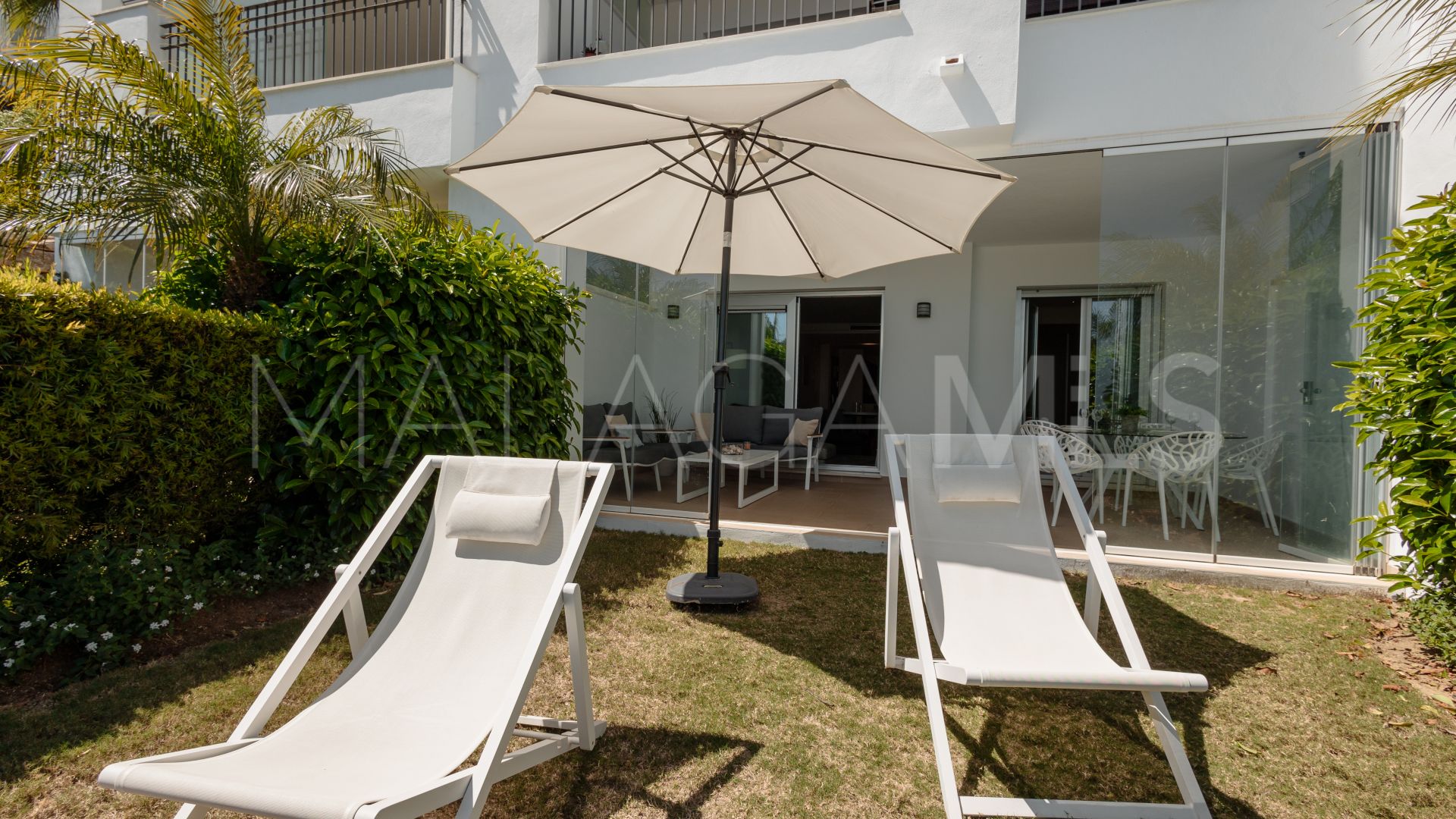 Ground floor apartment in La Mairena for sale