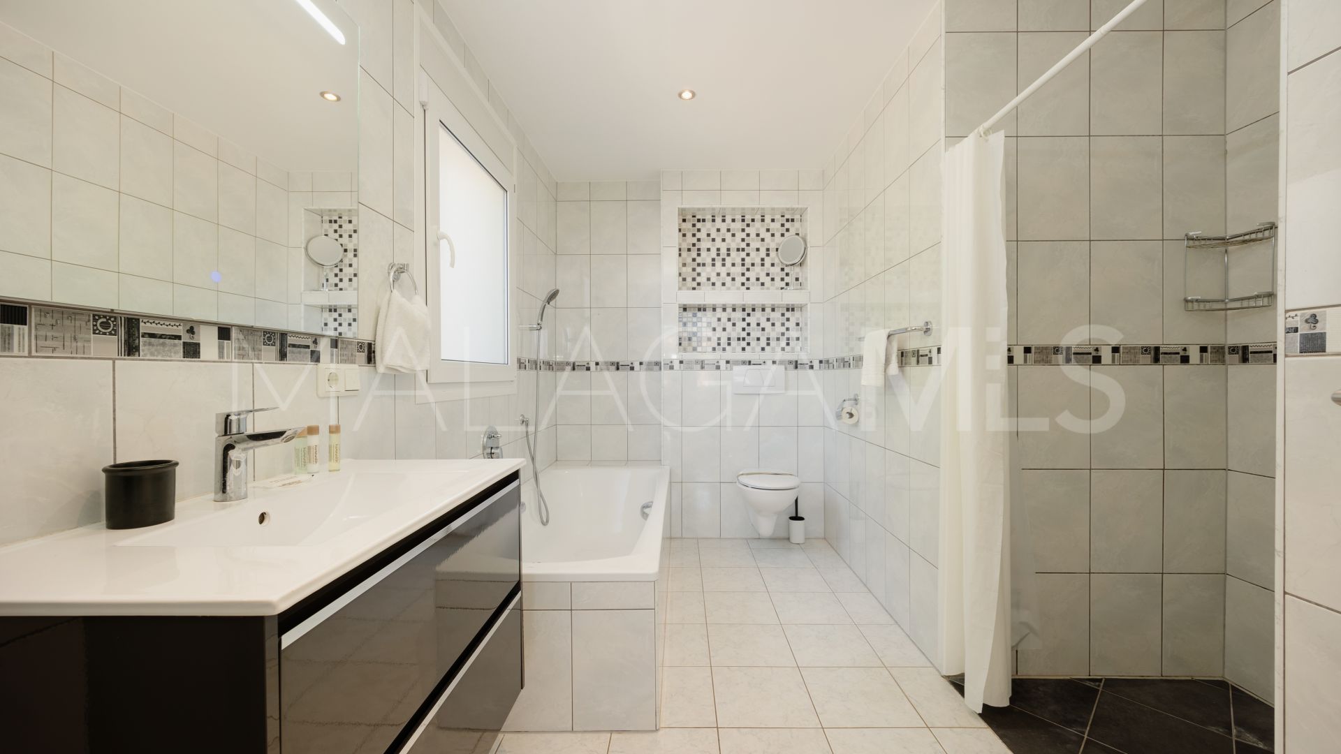 Costabella 4 bedrooms house for sale