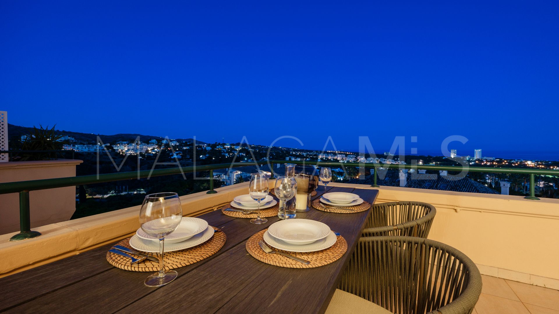 Buy apartment in Elviria Hills