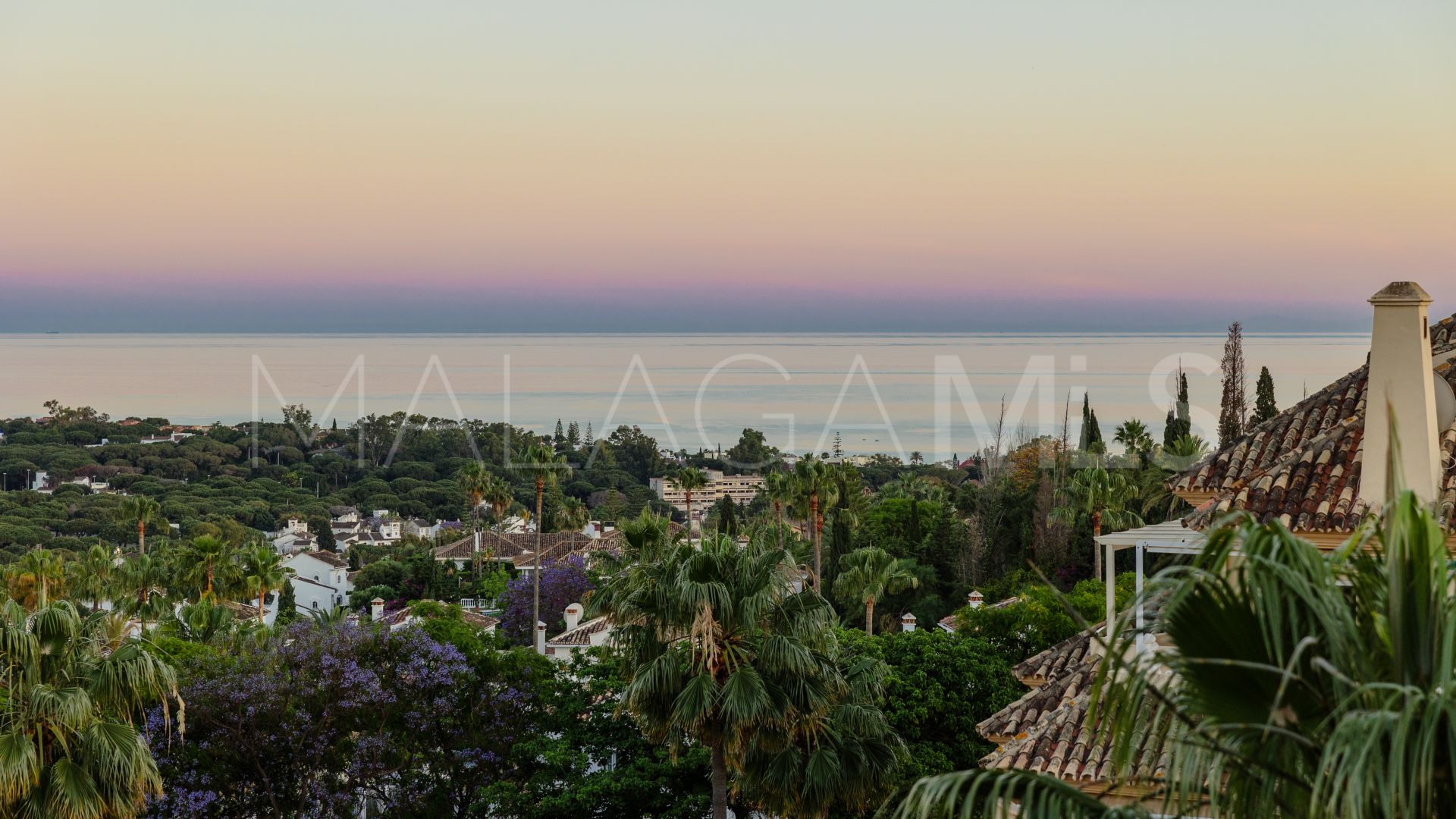 Buy apartment in Elviria Hills