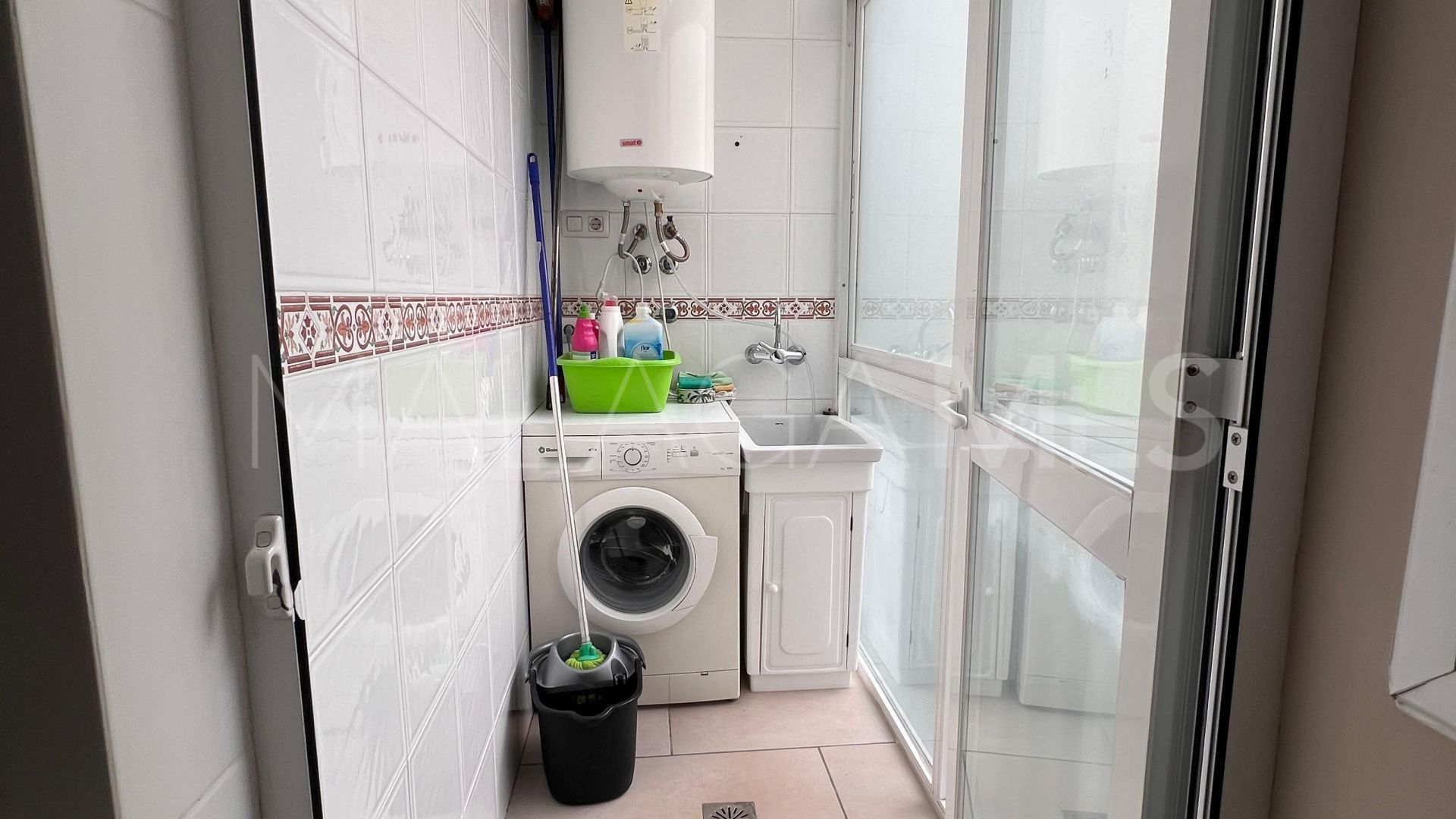 Buy apartment with 2 bedrooms in Estepona Puerto