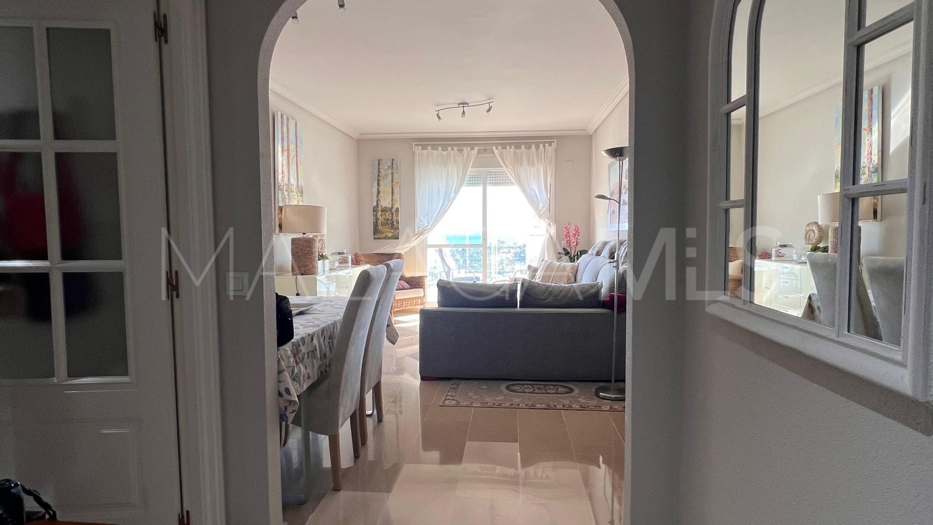Buy apartment with 2 bedrooms in Estepona Puerto