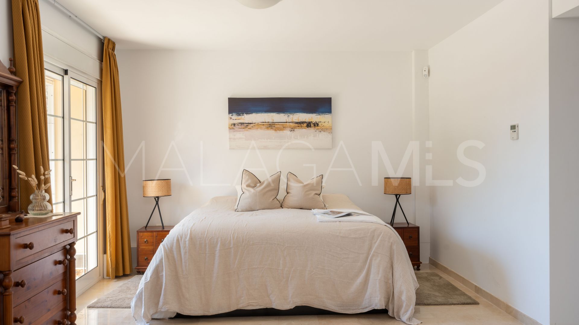 Buy Torreblanca villa with 4 bedrooms