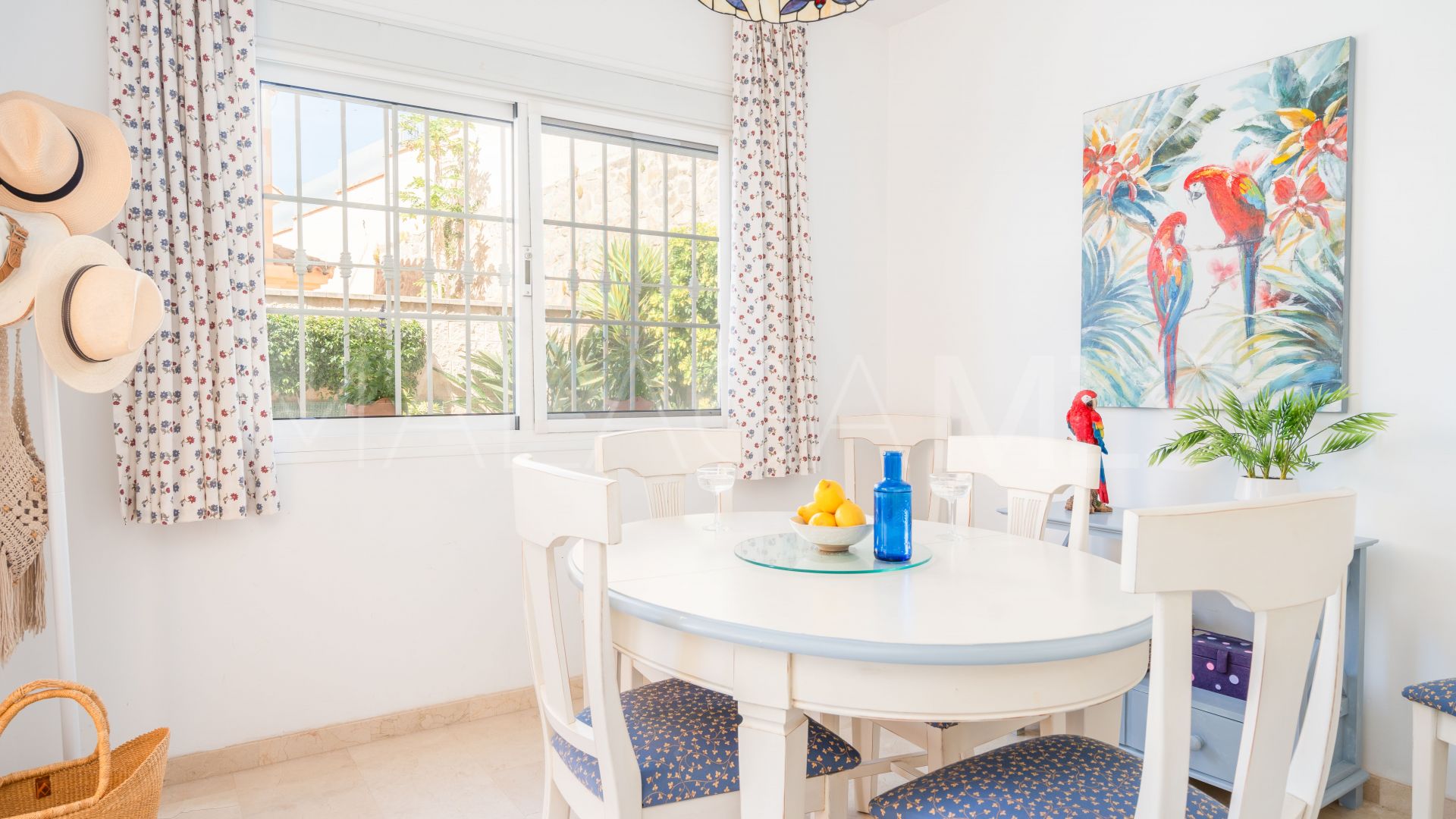 Buy Torreblanca villa with 4 bedrooms