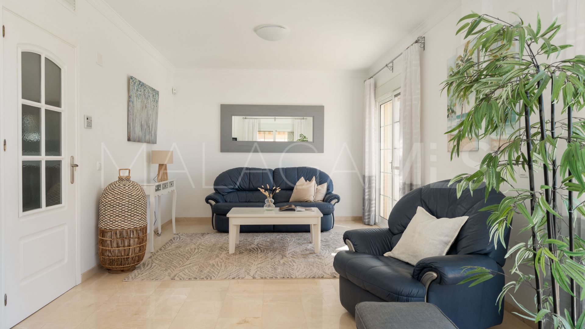 Buy Torreblanca villa with 4 bedrooms