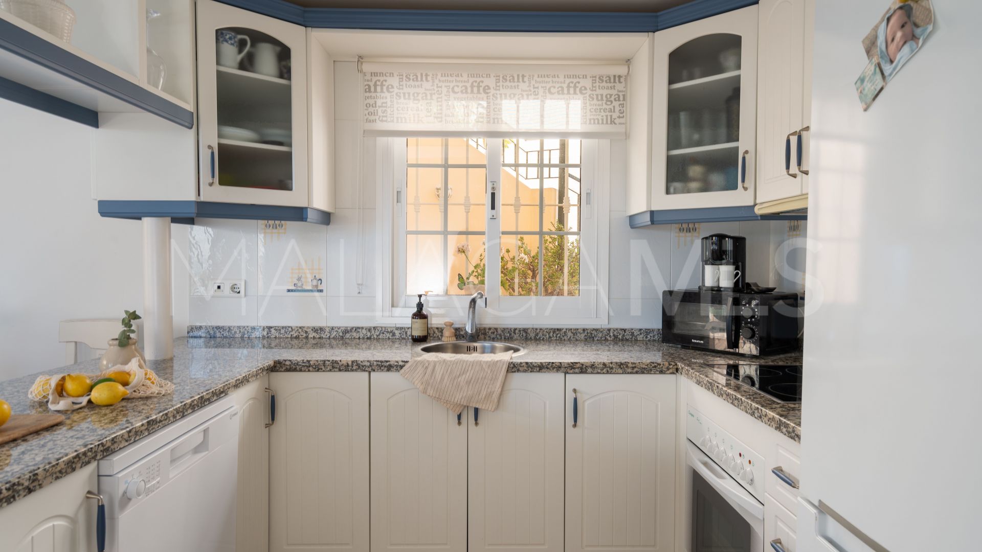 Buy Torreblanca villa with 4 bedrooms