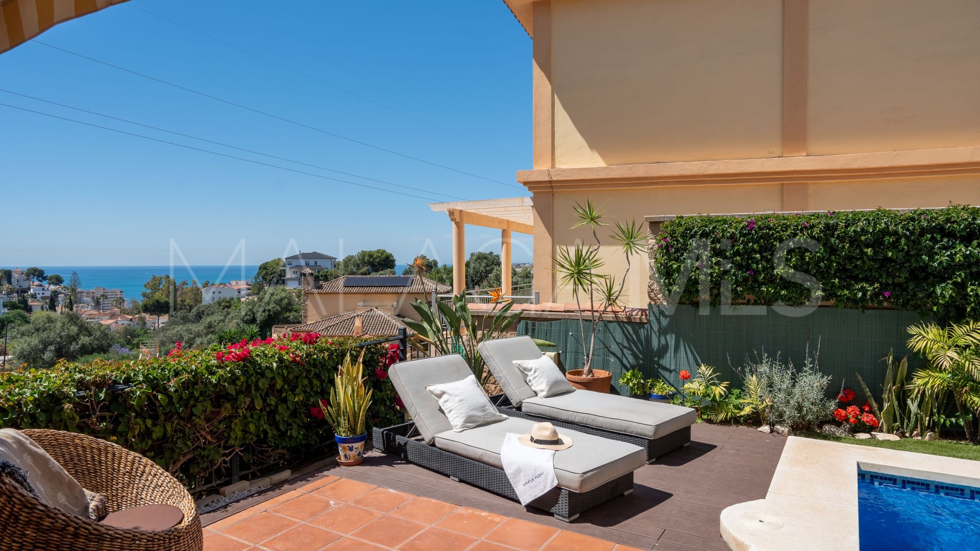 Buy Torreblanca villa with 4 bedrooms