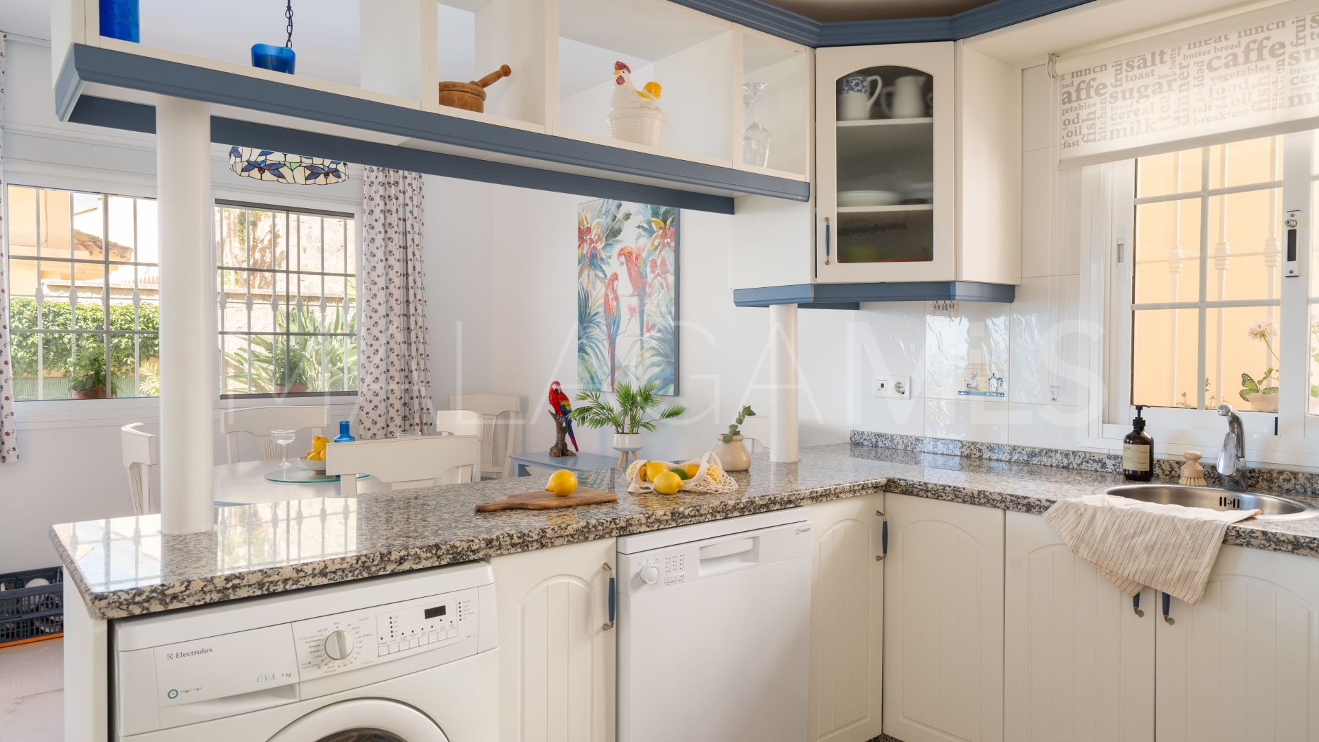 Buy Torreblanca villa with 4 bedrooms