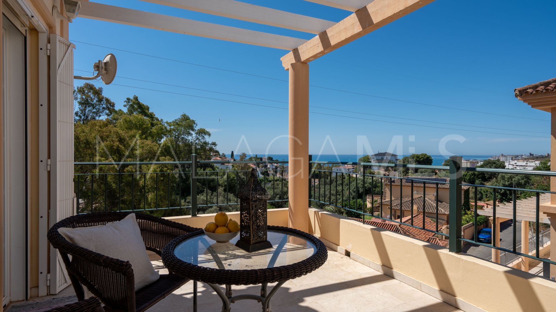 Buy Torreblanca villa with 4 bedrooms