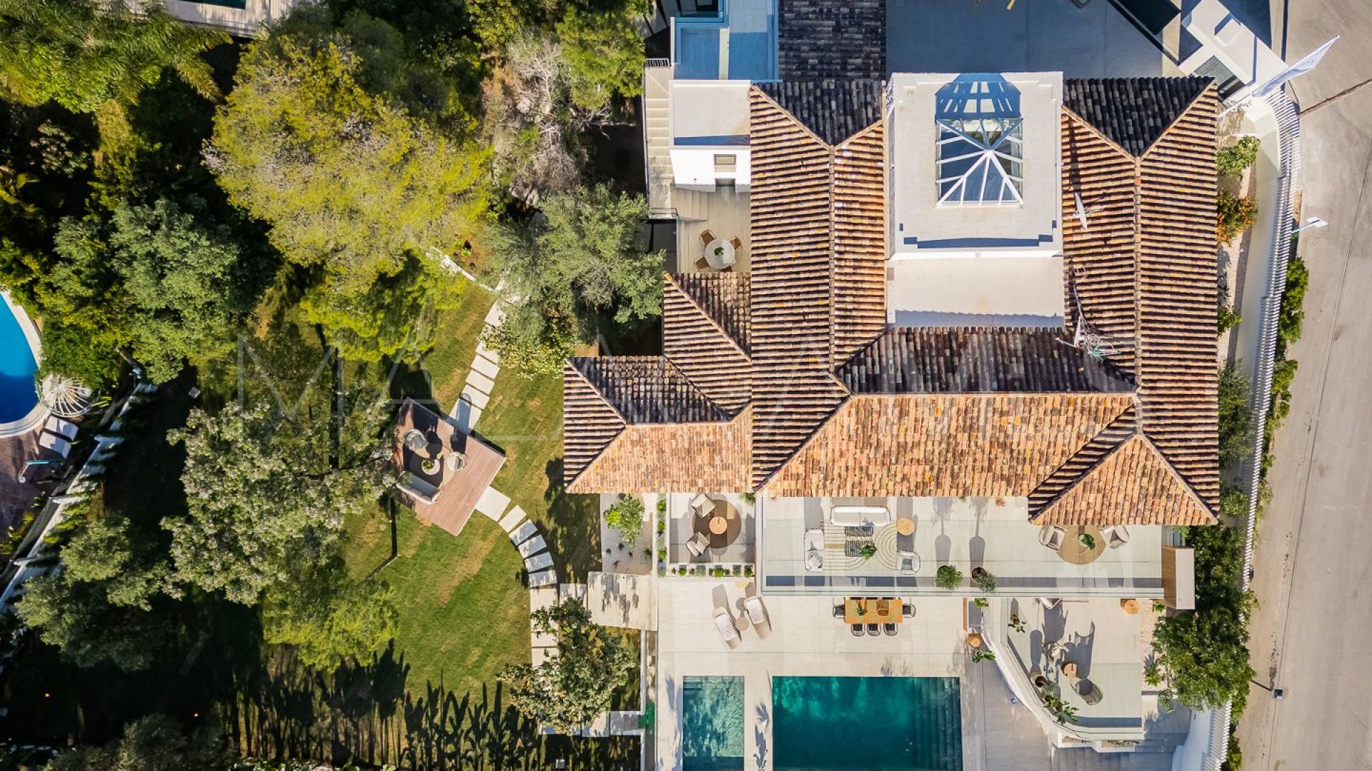 Marbella Este, villa with 6 bedrooms for sale