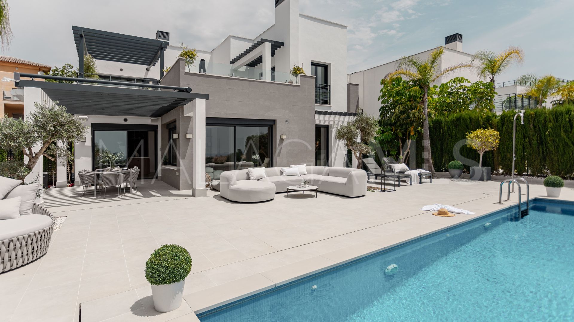 Casa with 4 bedrooms for sale in Estepona
