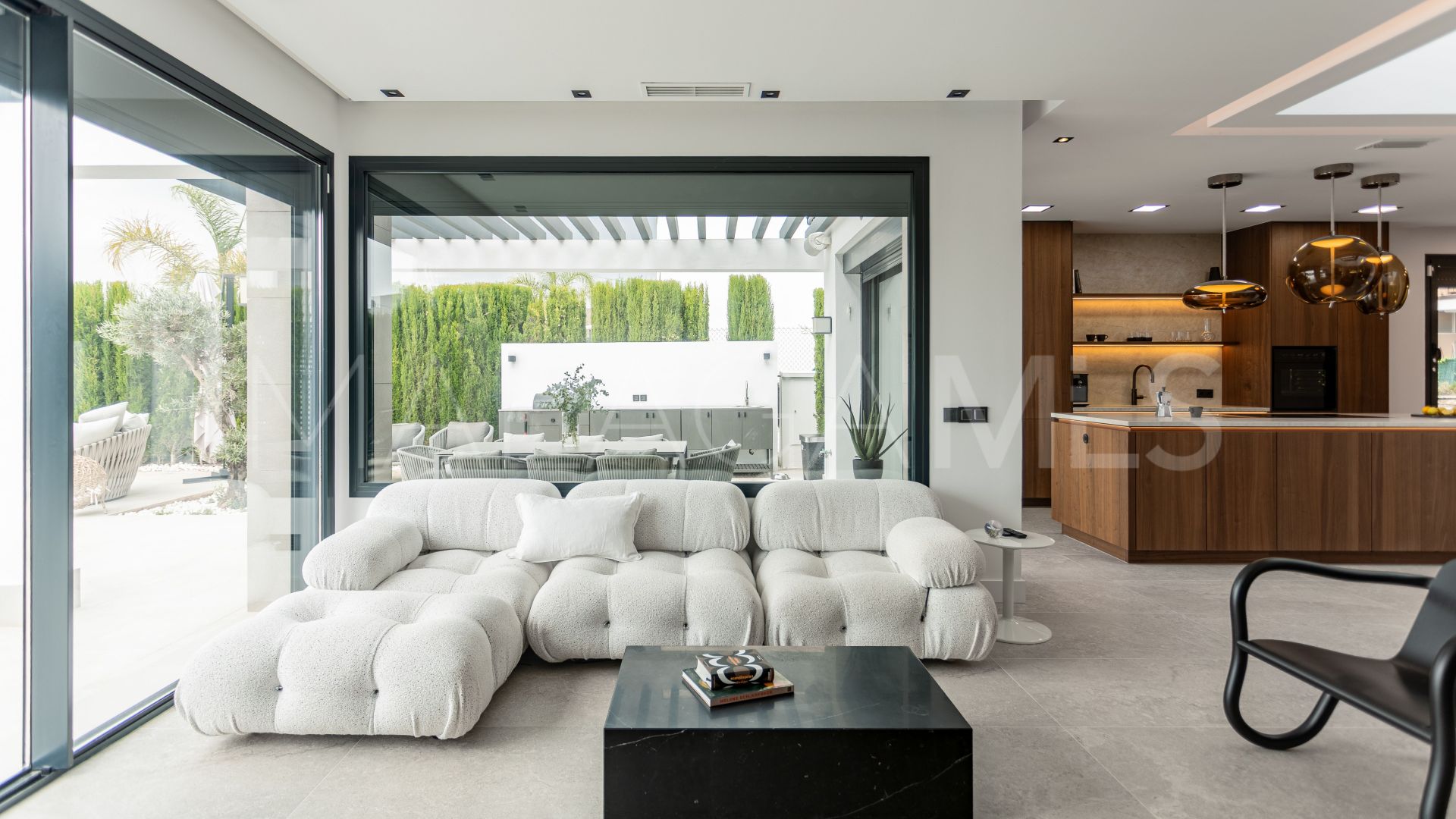 Casa with 4 bedrooms for sale in Estepona