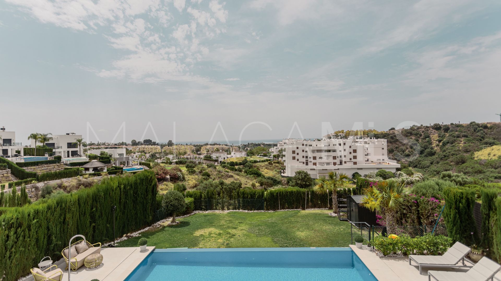 Casa with 4 bedrooms for sale in Estepona
