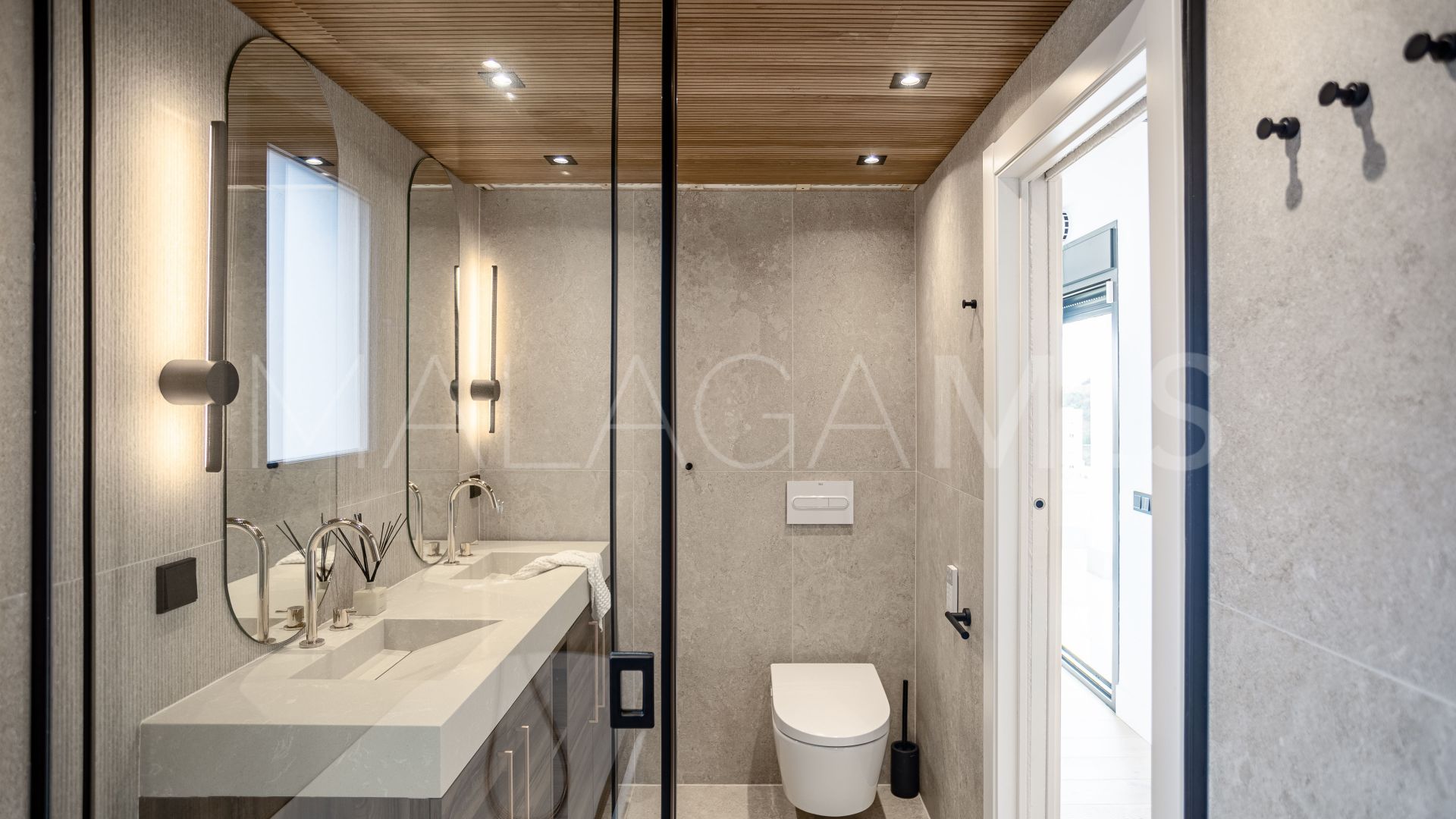 Casa with 4 bedrooms for sale in Estepona