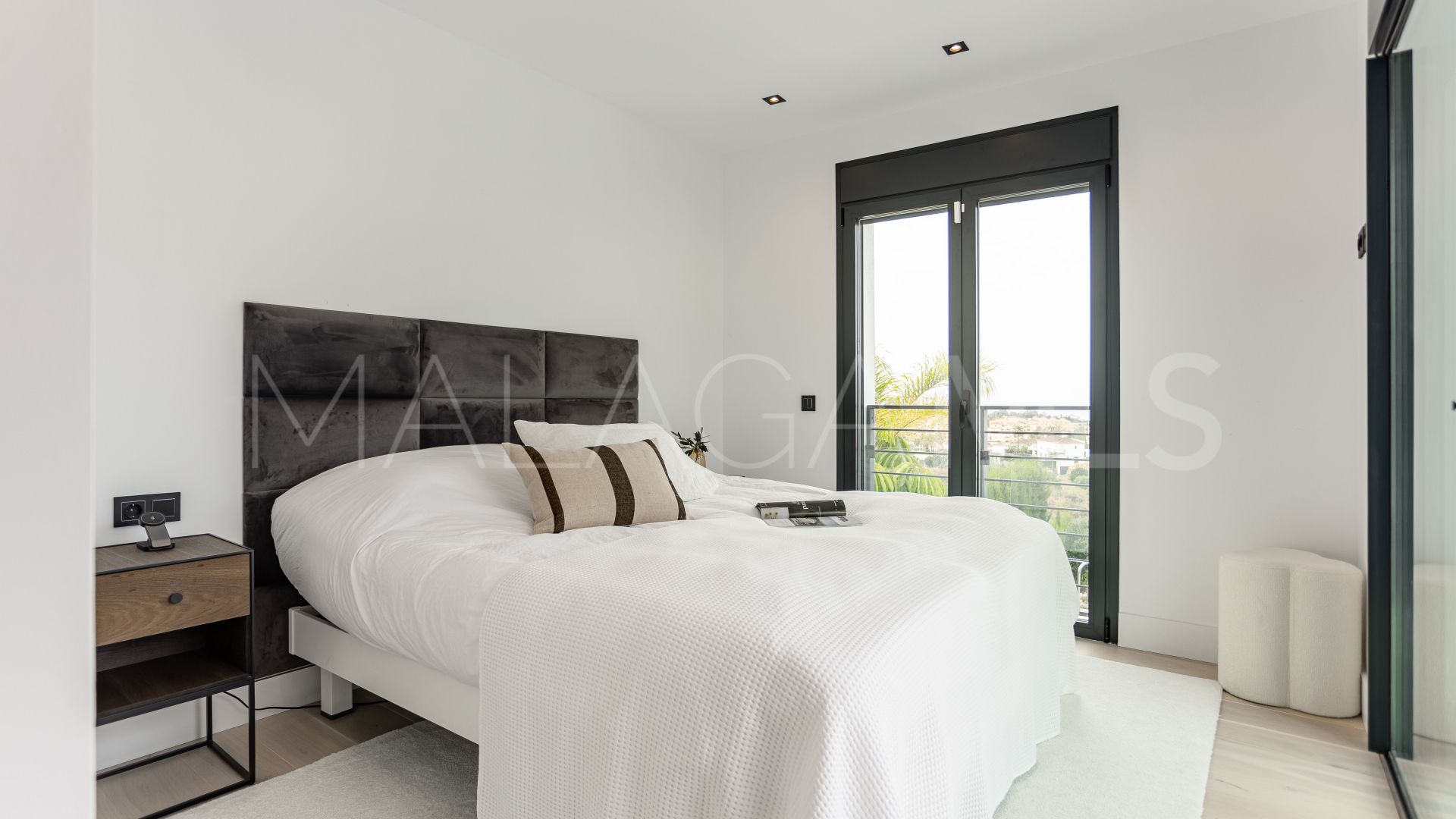 Casa with 4 bedrooms for sale in Estepona