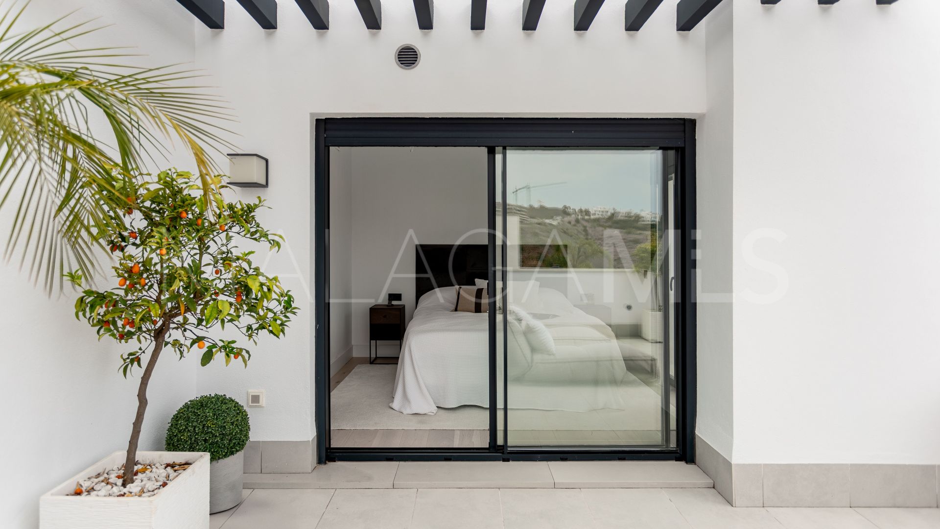 Casa with 4 bedrooms for sale in Estepona