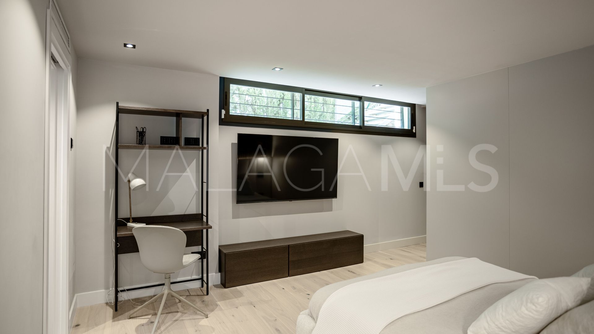 Casa with 4 bedrooms for sale in Estepona