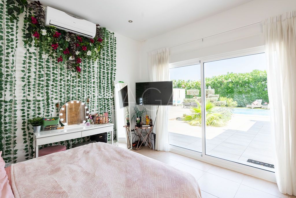 Se vende villa de 5 bedrooms in Alhaurin el Grande