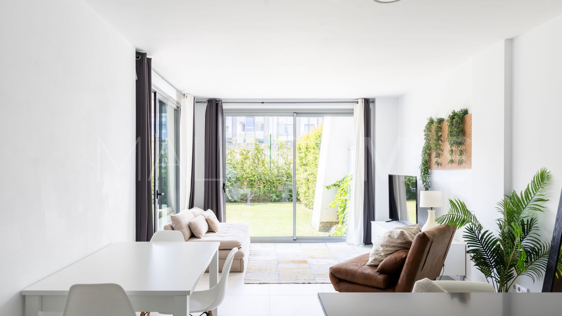 For sale Selwo 2 bedrooms ground floor apartment