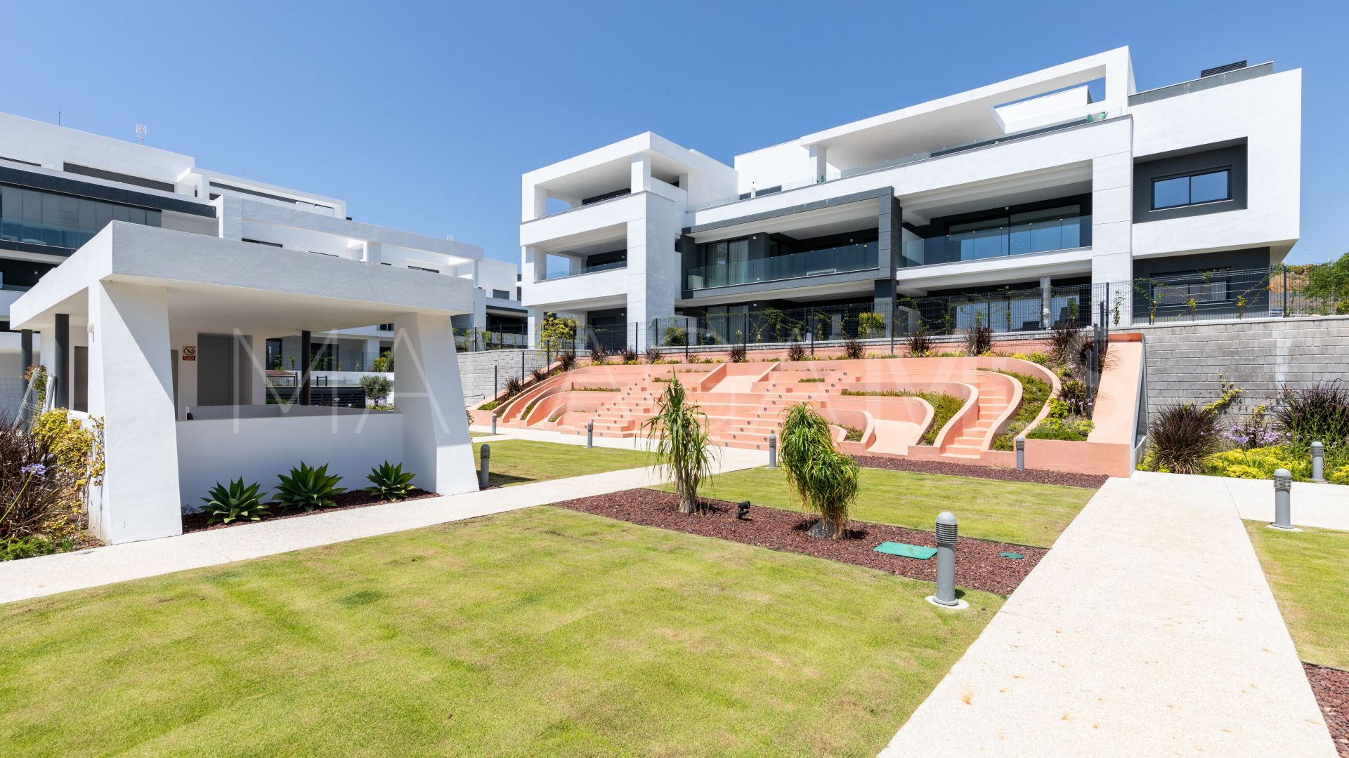 For sale Selwo 2 bedrooms ground floor apartment