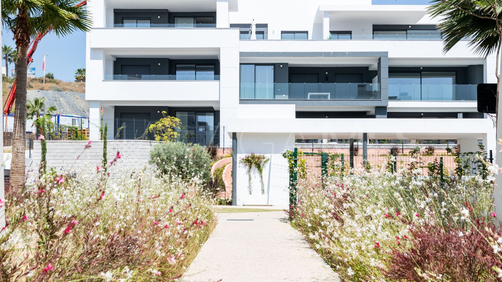 For sale Selwo 2 bedrooms ground floor apartment