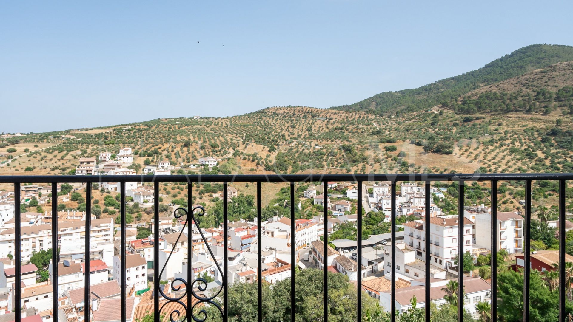 Casa for sale in Tolox