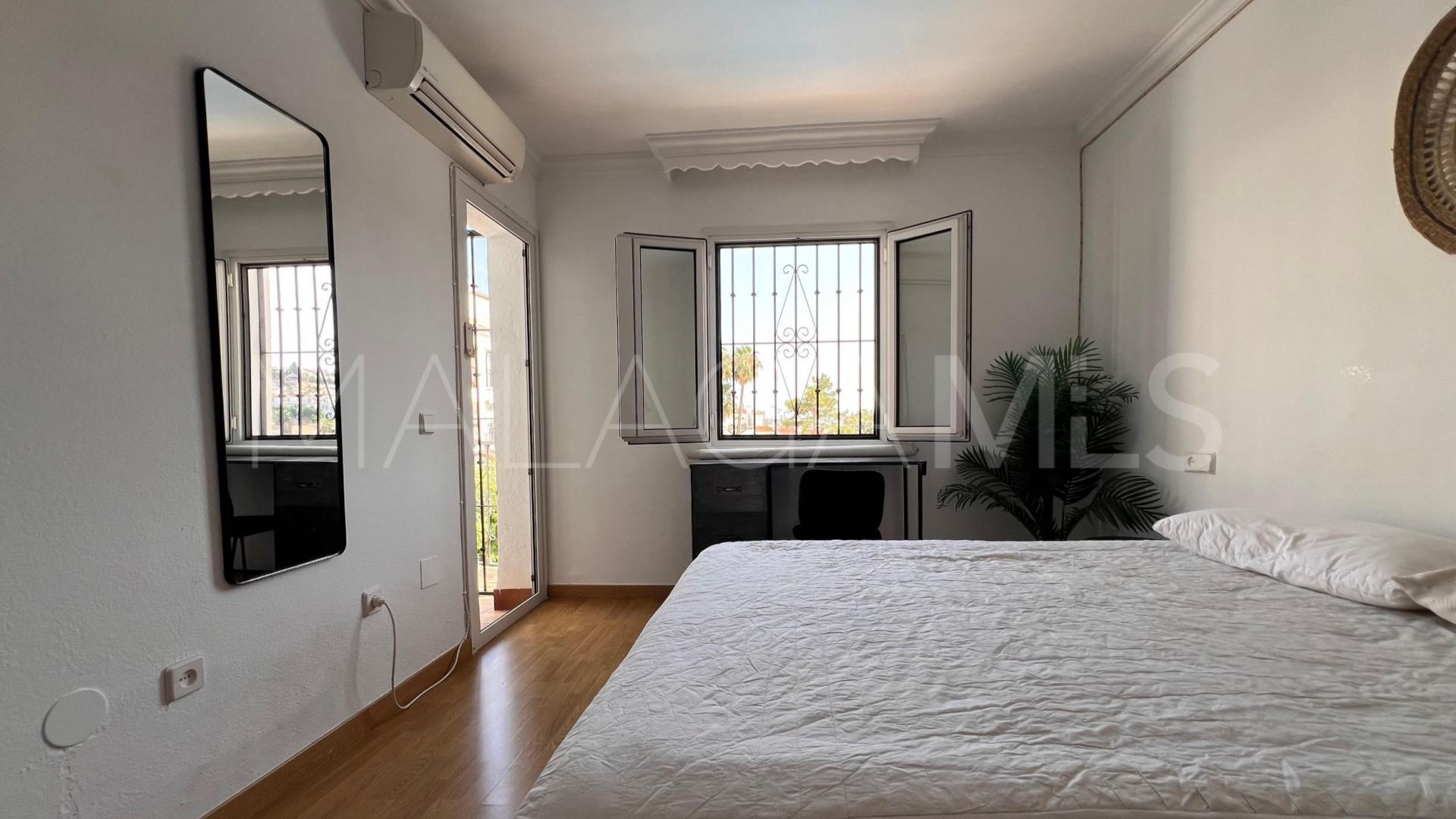 For sale town house with 5 bedrooms in Las Lomas de Mijas