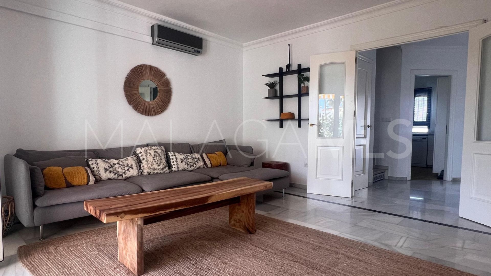 For sale town house with 5 bedrooms in Las Lomas de Mijas